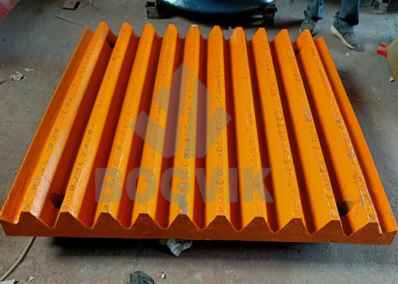 Kaakcrusher Liners Mn22Cr2 met titaniumcarbide Inbreng Vaste en verplaatsbare kaakplaat Langere levensduur
