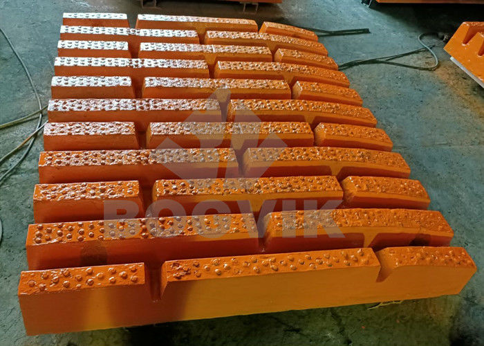 Kaakcrusher Liners Mn22Cr2 met titaniumcarbide Inbreng Vaste en verplaatsbare kaakplaat Langere levensduur